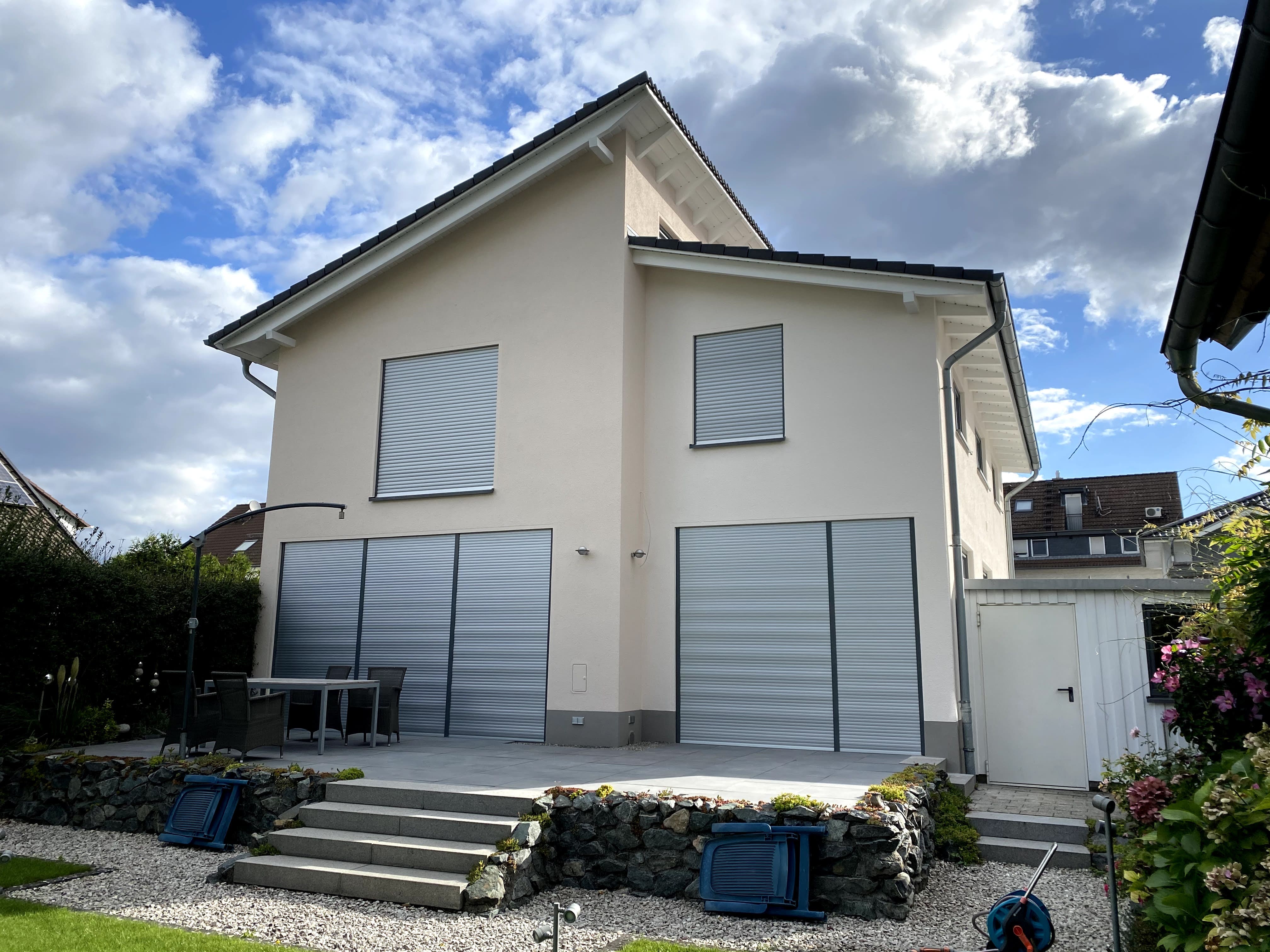 Fassadengestaltung zweifarbig Einfamilienhaus