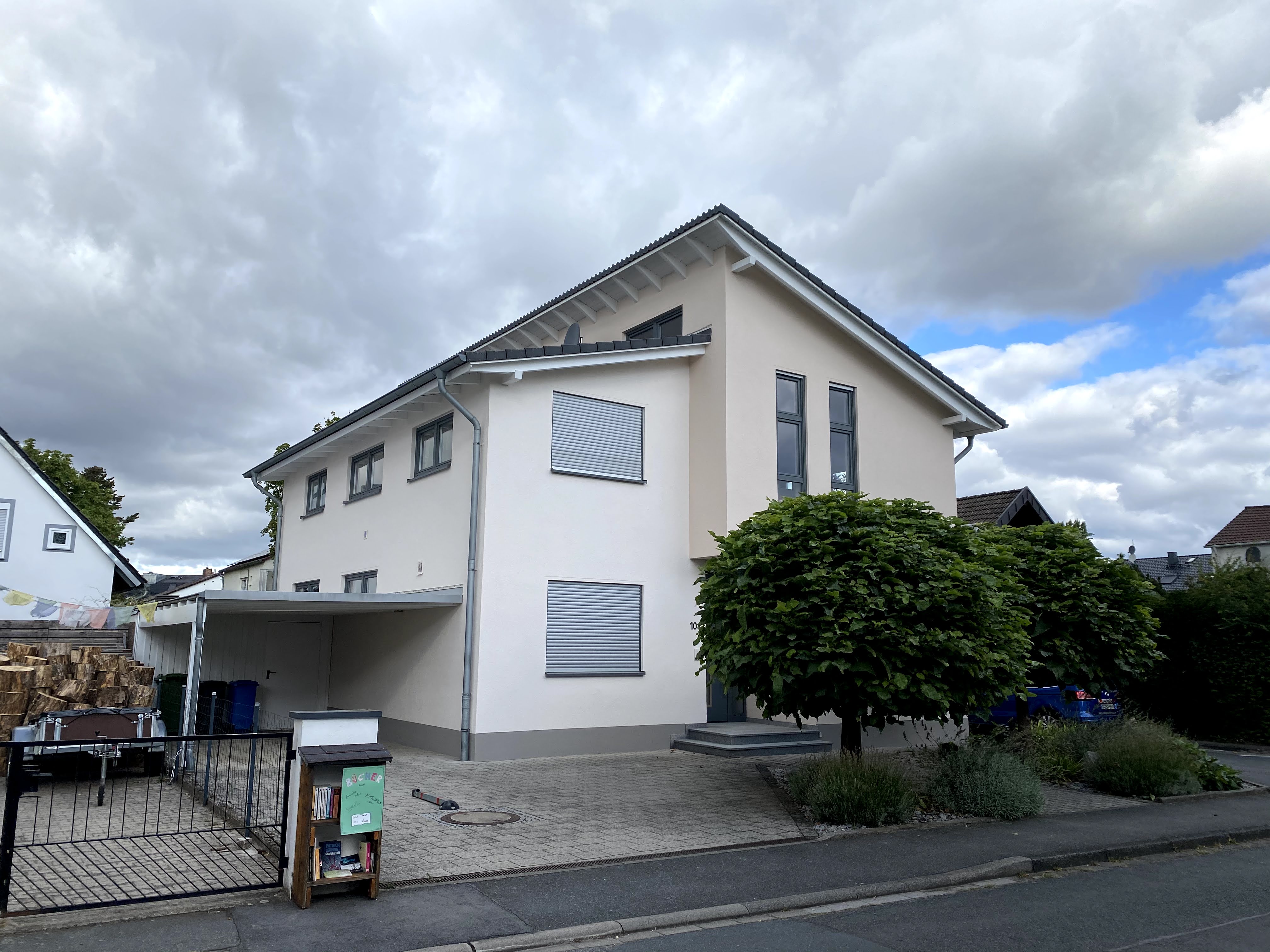 Fassadengestaltung zweifarbig Einfamilienhaus